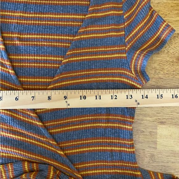 Urban Outfitters Project Social T Women’s Bailey Top Medium Wrap Cross Over Crop - Picture 10 of 11